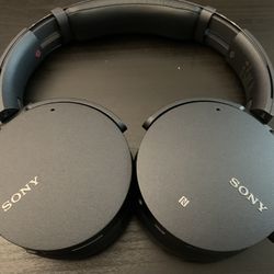Sony XB950N1 Extra Bass Wireless Noise Canceling Headphones (Black) 