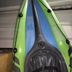 Kayak With Air Missing Batter Used It 1 Time