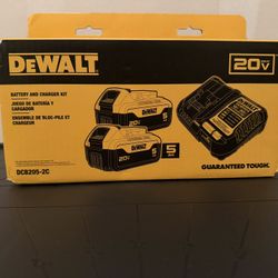 New 2x DeWalt 20V 5Ah Batteries + Charger