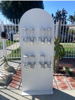 Candy dispenser wall