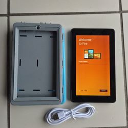 Good Working Amazon Fire 7 Tablet Micro SD Expansion Slot USB Charging Cable Silicon Case