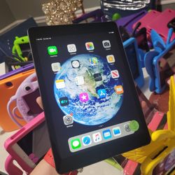 Ipad AIR EXCELENTE PARA DISNEY PLUS YOUTUBE NETFLIX ROBLOX FACEBOOK MESSENGER INSTAGRAN  GAME Y MAS