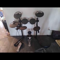 Yamaha DTX Electronic Drum Kit