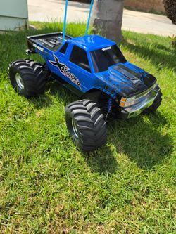 Traxxas X-Maxx 8S X-Monster Special Edition – $1,200