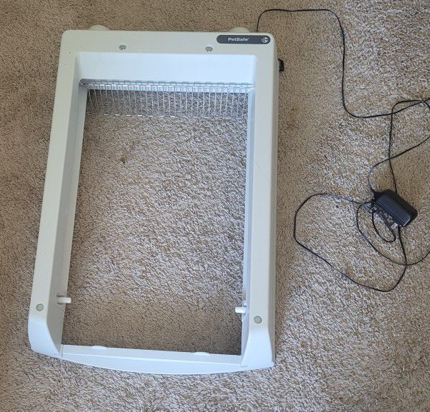 Automatic Litter Box With 3 Dispoabke Trays
