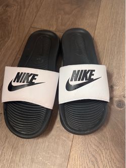 Nike slides size 7M