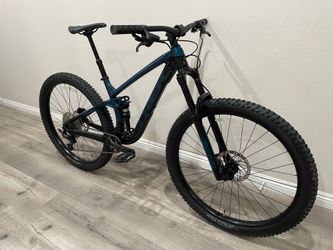 2023 Trek Fuel Ex5 29er MTB Size MEDIUM