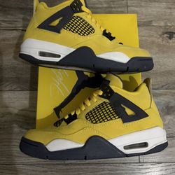 Jordan 4 retro Lightning - Size 5Y - Like New