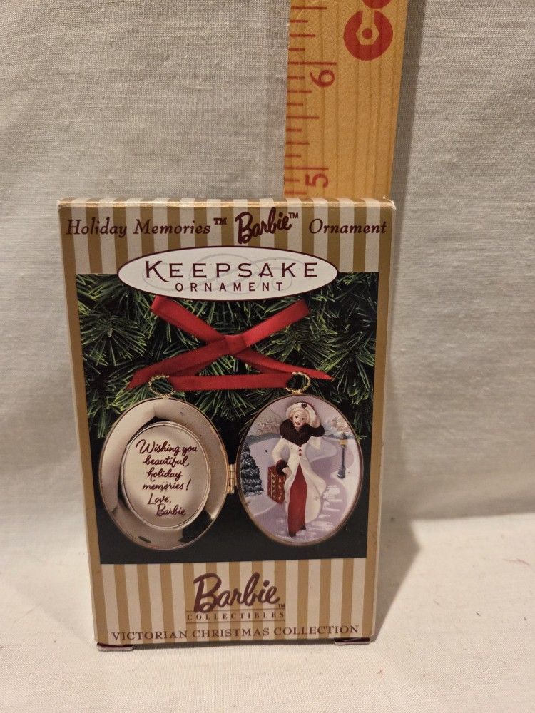 VTG 1997 Hallmark-Keepsake ornament, Holiday Memories "Victorian Barbie" Mattel