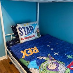2 Sets Of Bunk Beds W Mattresses Bedding And Additional Trundle Bed 