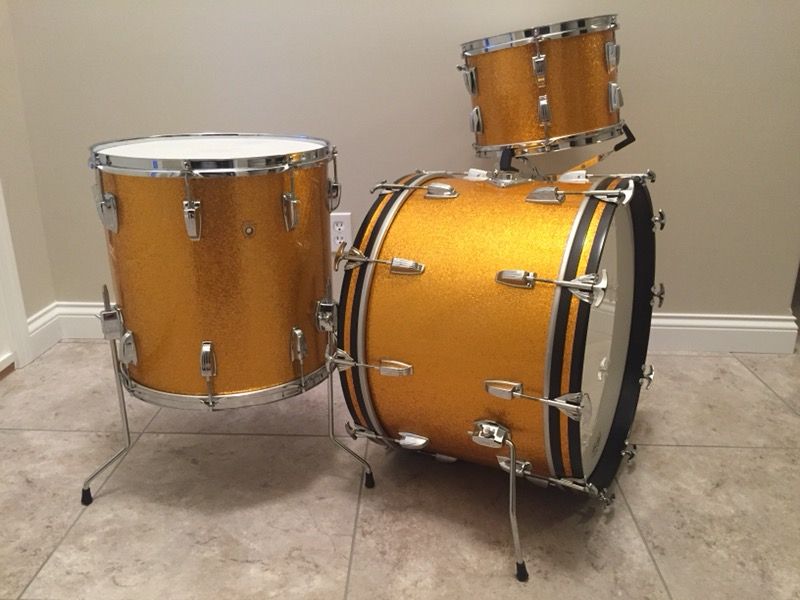 1967 Ludwig “Super Classic” Gold Sparkle