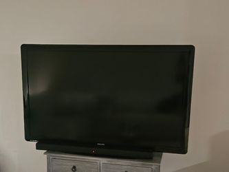 Philips Flat Screen TV & Insignia Speaker with subwoofer
