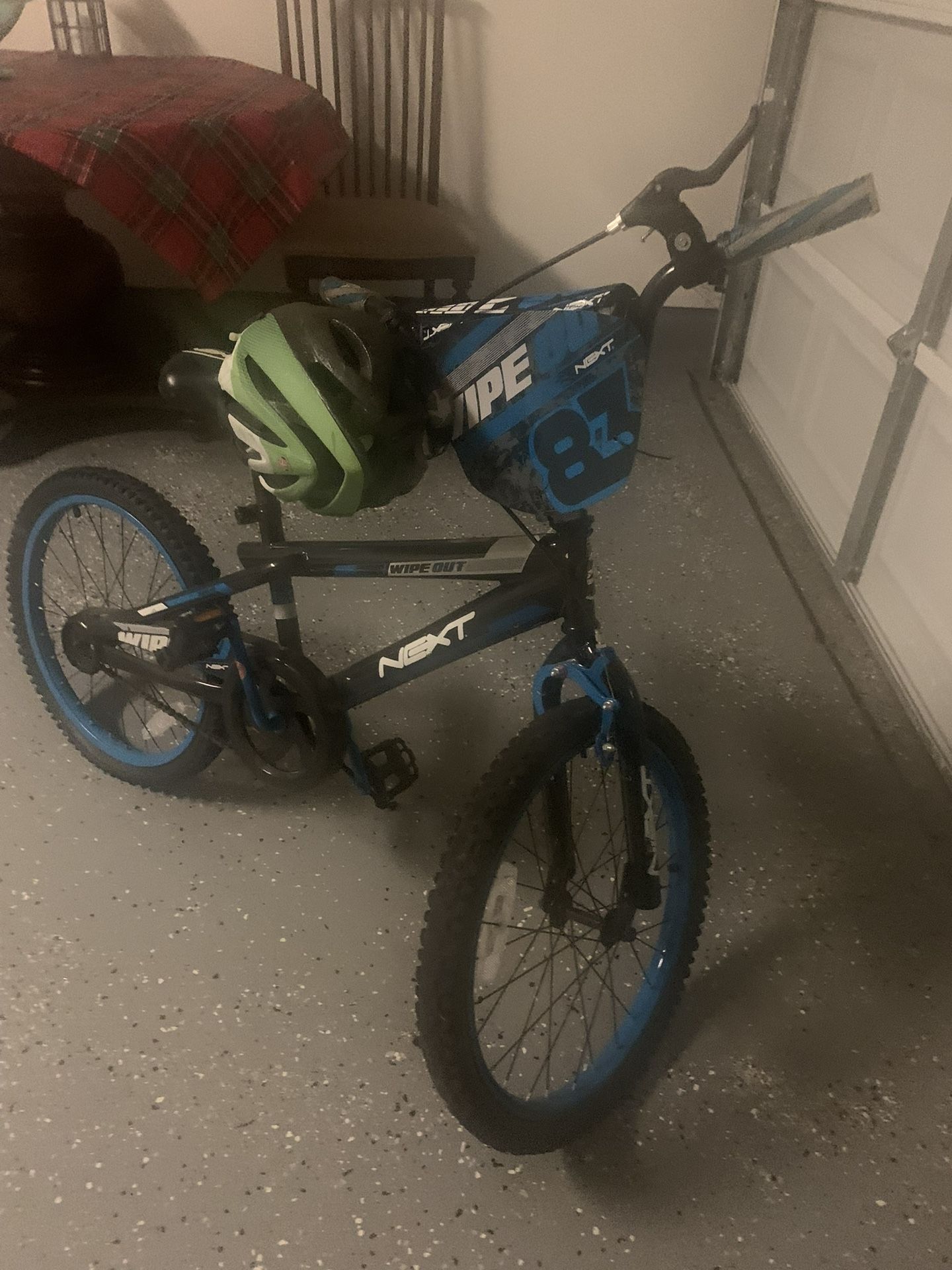 Children’s Boy Bike By Wipeout, Comes With Helmet 