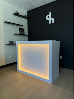 Modern White Reception Desk w/ LED Lighting – Office, Salon, Studio