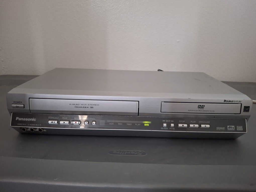 Panasonic PV-D4745S DVD/VCR Dual Deck Player Recorder