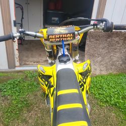 2016 Suzuki 450 Dirt Bike.