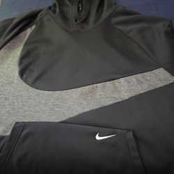 New Nike Therma Fit Hoodie