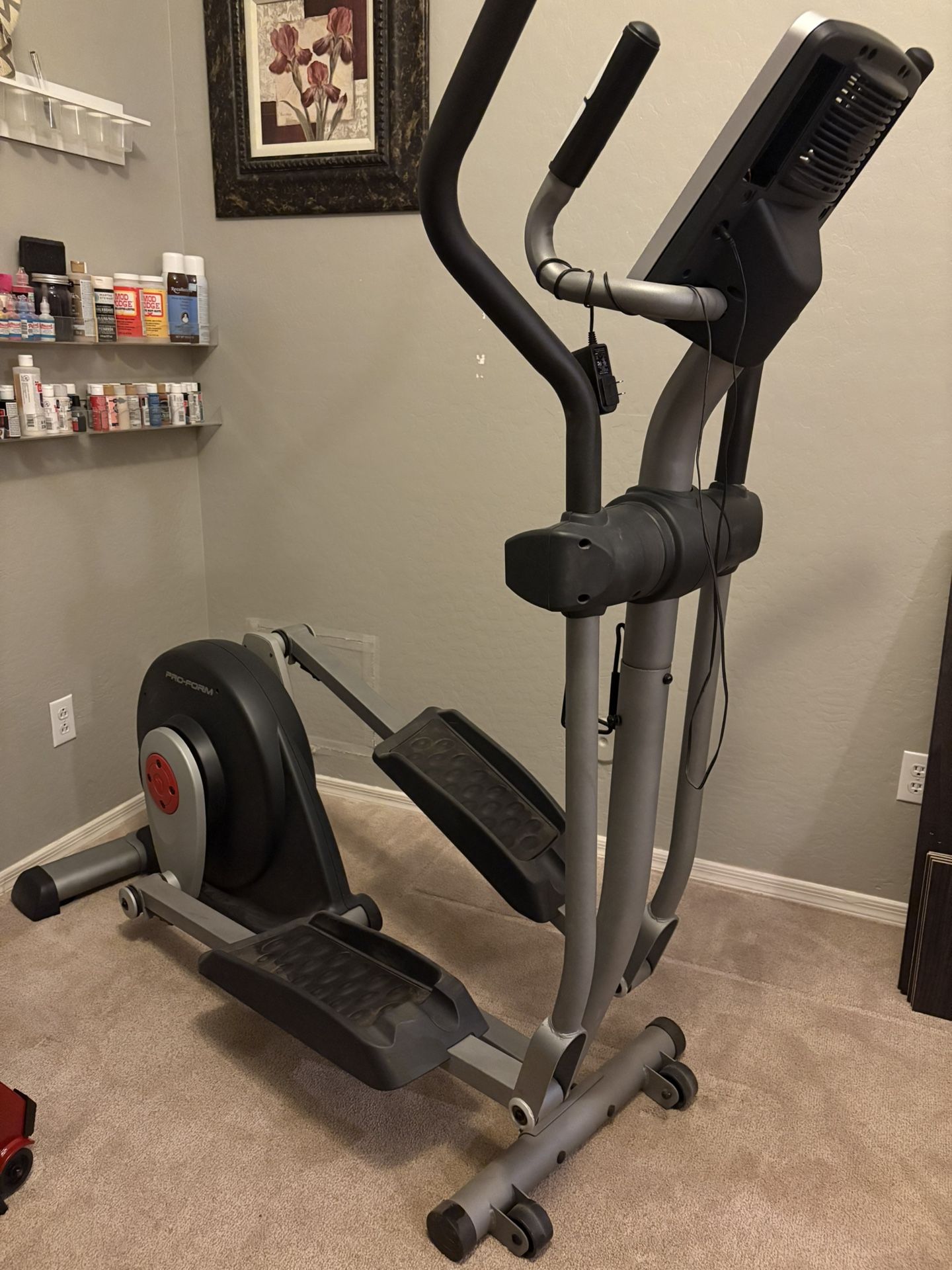 🔥 ProForm 500 LE Elliptical – Smooth, Quiet & Compact – Excellent Condition! 🔥