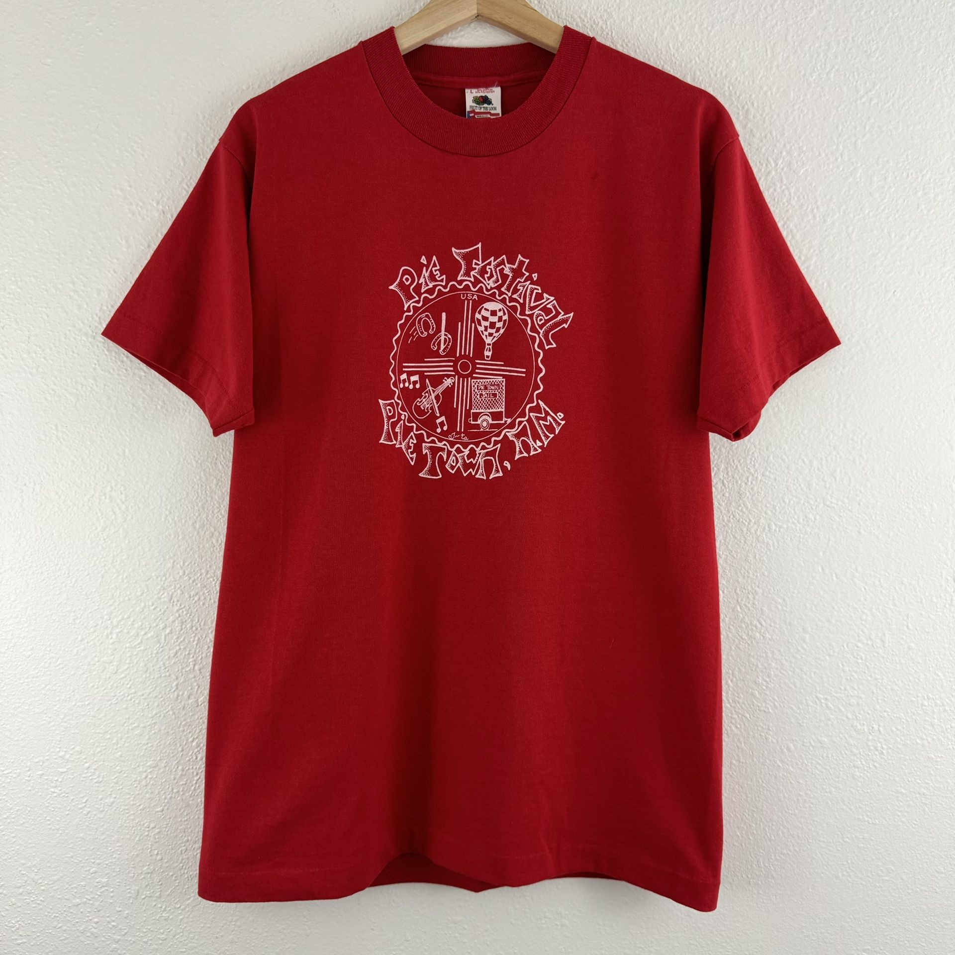 FRUIT OF THE LOOM Vintage 90s Red Single Stitch Pie Festival Pie Town, NM Tee