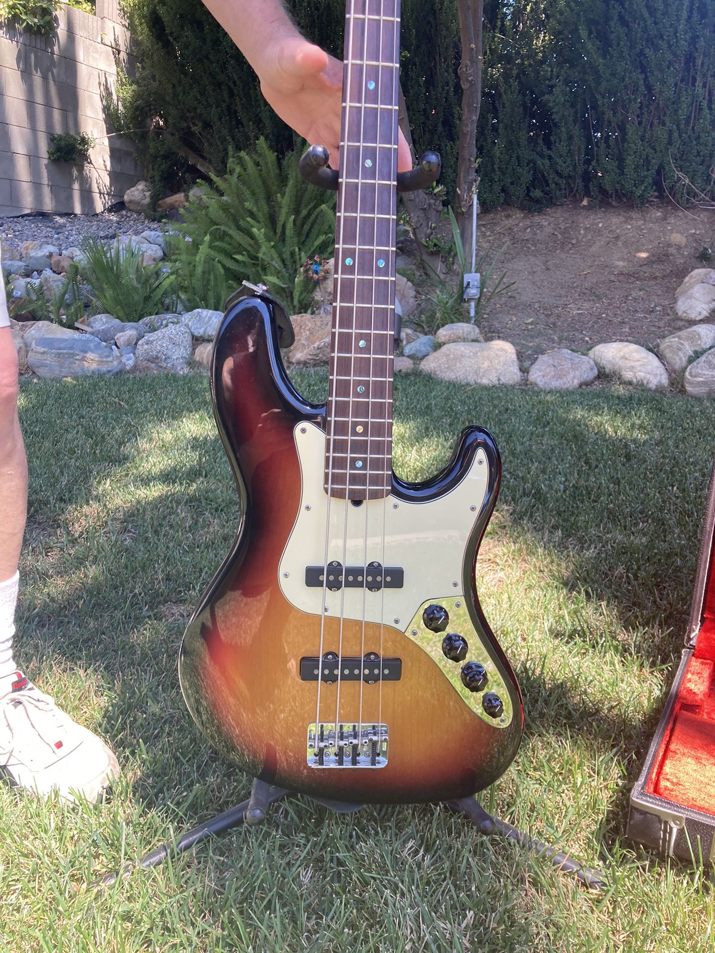 2004 Fender American Deluxe Jazz Bass $1,700 • THOUSAND OAKS, CA