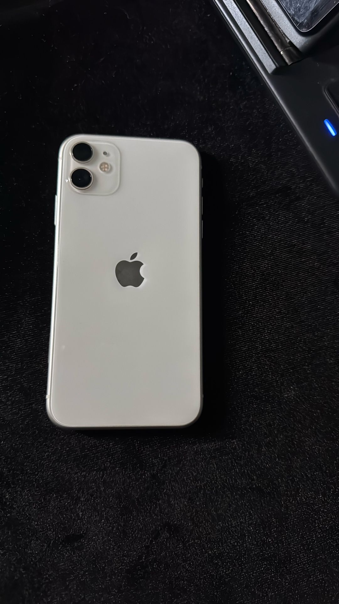 iPhone 11 64 Gigs