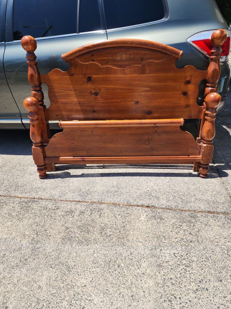 Solid Oak Queen Headboard And Footboard Set