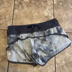Lululemon Shorts Size 8