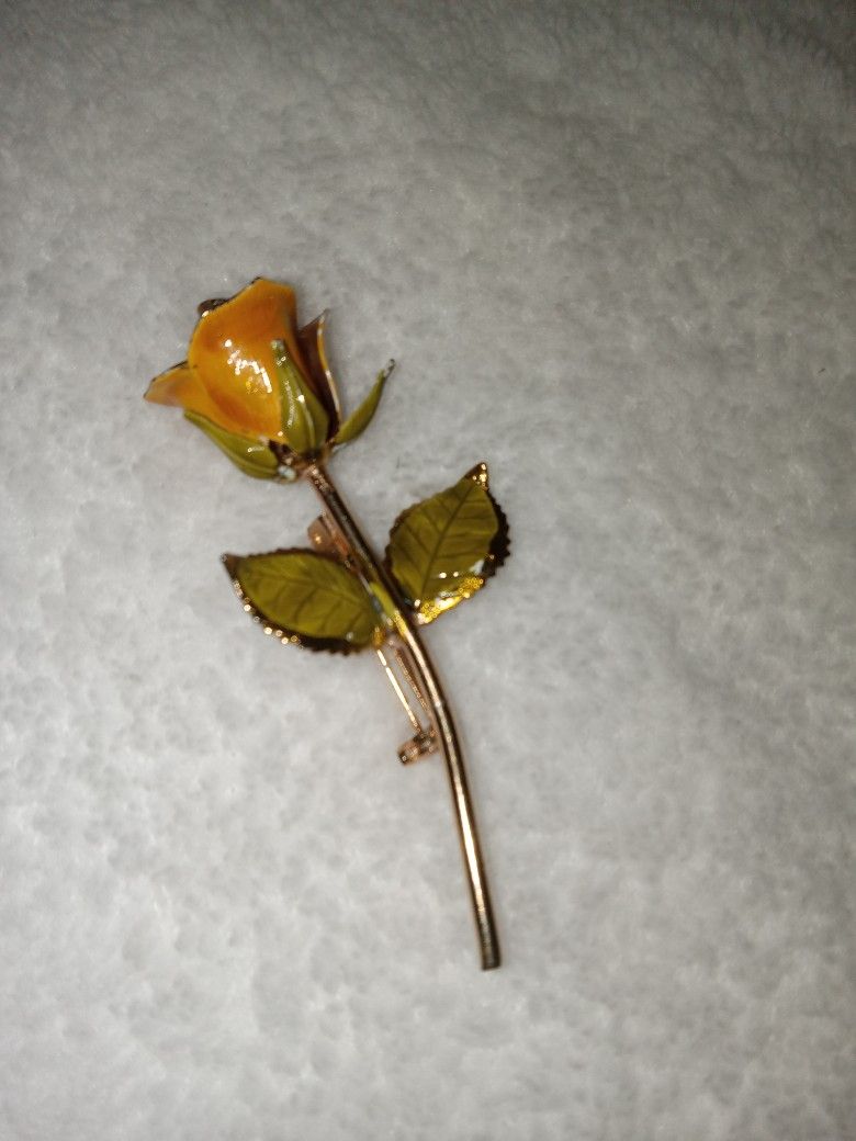 Vintage Rose Pin Brooch Gold Tone Enamel Classic Chic Retro 6B