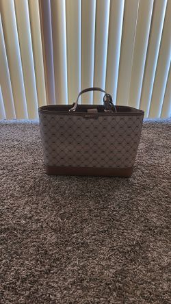ANNE KLEIN BAG NEVER USED .