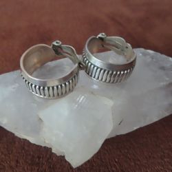 Vintage Leonard Schmallie Navajo Design Sterling Earrings clipon