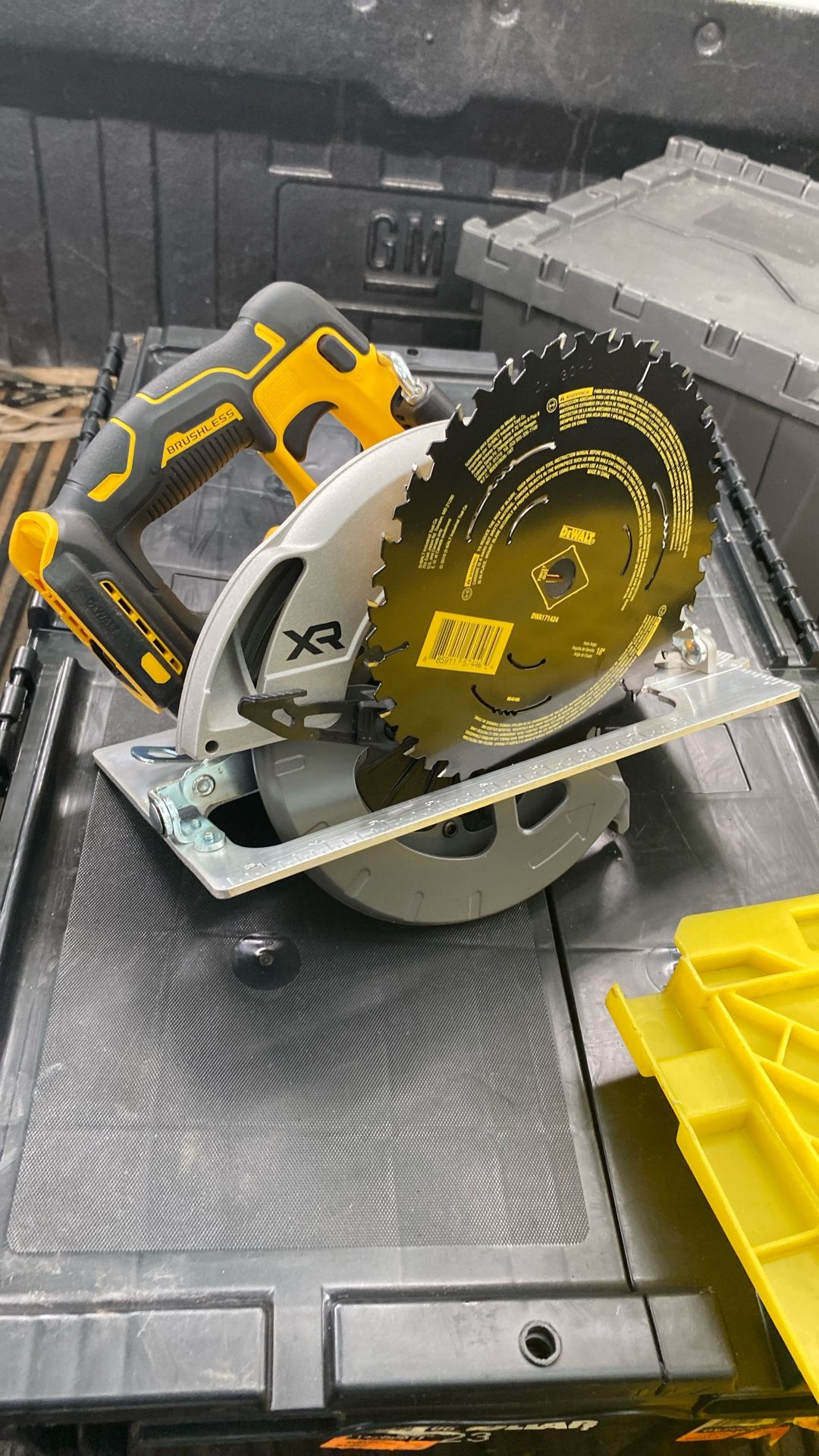Brand New 7 1/4 Dewalt Saw