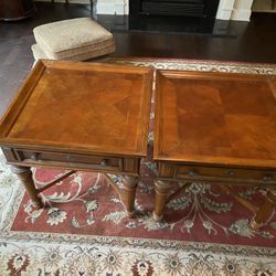 Pair of End table good condition 28x28” 