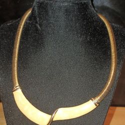 Gold Tone Necklace 