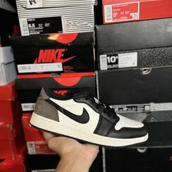 DS Jordan 1 Low Mocha size 9