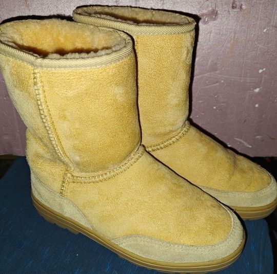 5225 Ultra Short Tan Sz 6 NEW 