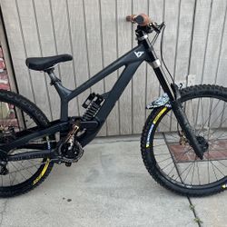 2019 YT TUES Downhill Small 27.5