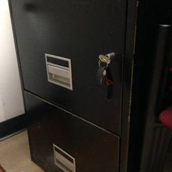 Locking fire proof / fire resistant filing cabinet. Two drawer. 

