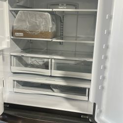 Ge Refrigerator 27.7 Ft
