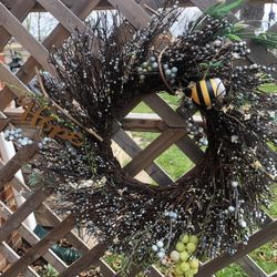 Fence/ Garden/ Yard Decorative  Wreath 