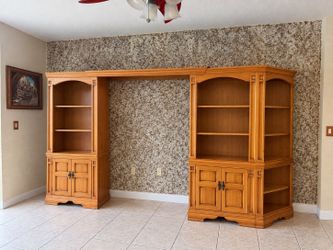 Entertainment center