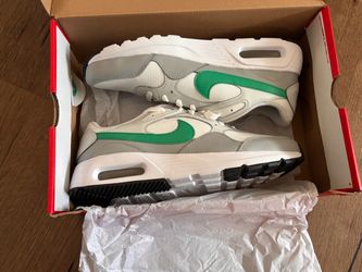 Brand new Nike Air max
