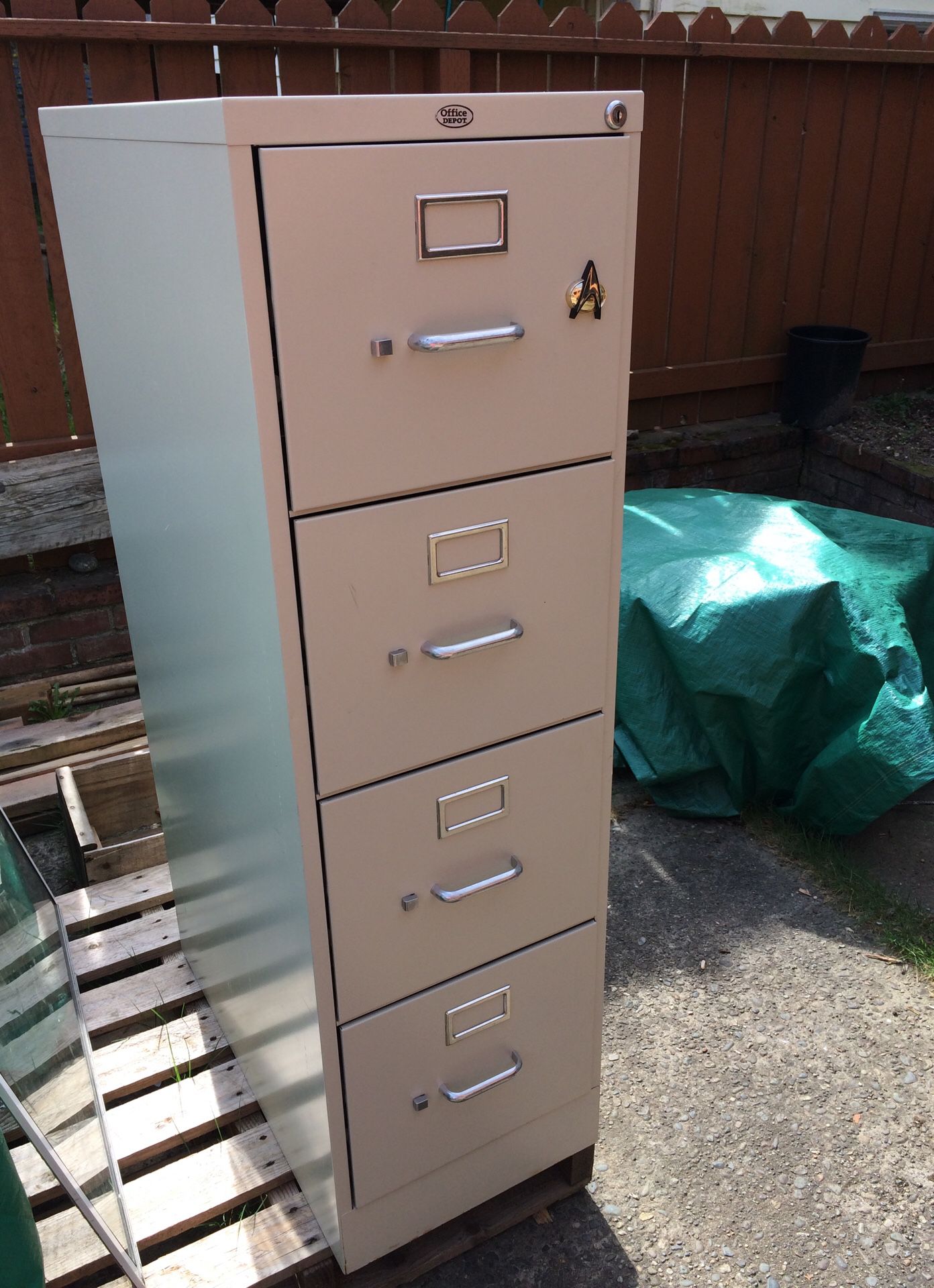 Filing Cabinet - 4 drawers