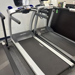 Floor Model Blowout sale! Life Fitness T5 treadmill with Track Connect Console