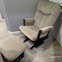 Gliding Rocker And Gliding Footrest 