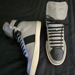 Saint laurent Men's High Tops, Gray & Black, Rare. Worn a couple of times. 100% authentic Size 42 = 9.5 in US
trainers #luxuryfootwear

black and Gray