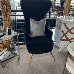 Black Accent Chair 🖤