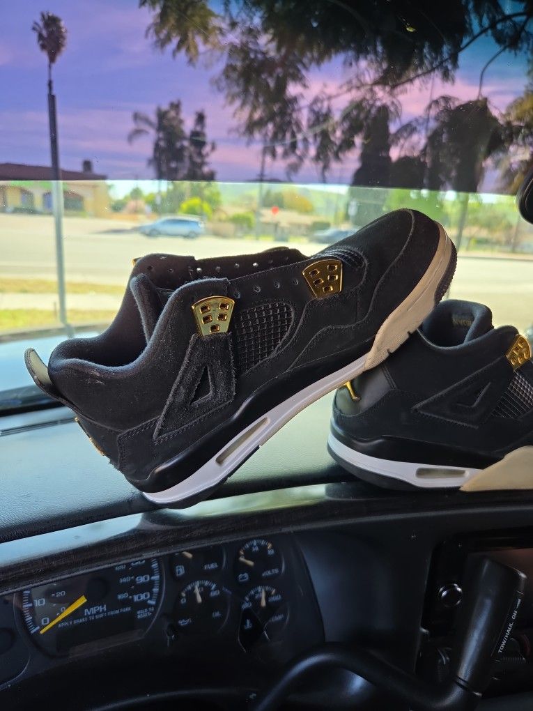 Air Jordan Reto 4 Rolity Black Gold
