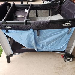 Jeep Pack And Play In Excelent Condition 