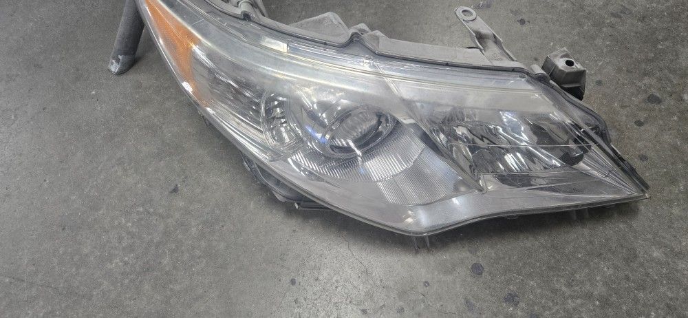 Headlight Camry Part