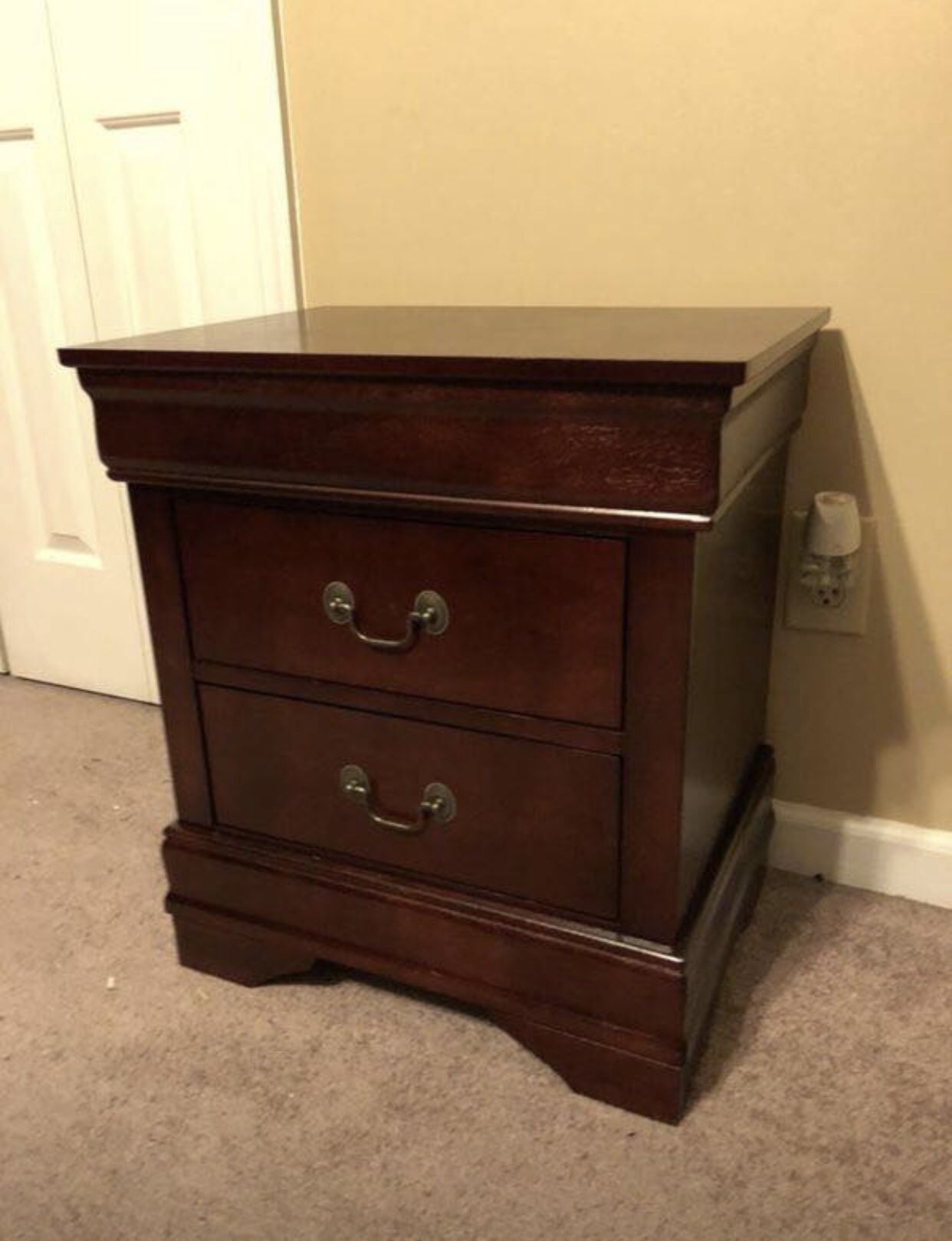 BRAND NEW QUEEN CHERRY BEDROOM SET